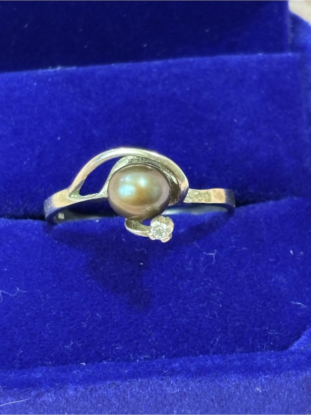 Real Pearl and Cubic Zirconia sterling Silver Ring - Dark Brown Pearl